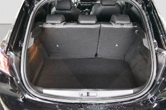 Peugeot 208 1.2 GT LINE PURE TECH picture 16