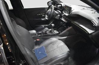 Peugeot 208 1.2 GT LINE PURE TECH picture 15