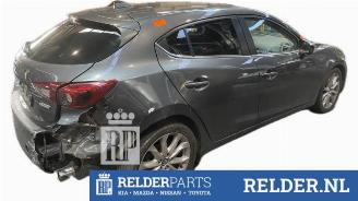 Mazda 3 3 (BM/BN), Hatchback, 2013 / 2019 2.2 SkyActiv-D 150 16V picture 2