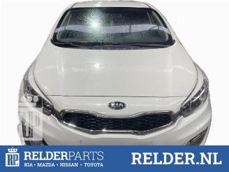 disassembly passenger cars Kia Cee d Cee'd (JDB5), Hatchback 5-drs, 2012 / 2018 1.4 CRDi 16V 2015/1