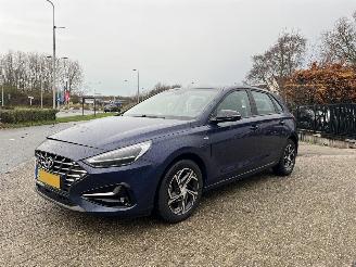 Schadeauto Hyundai I-30 1.0 T-GDI MHEV AUTOMAAT  36.949 KM !! 2021/6