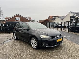 Schadeauto Volkswagen Golf 2.0 TDI HIGHLINE AUTOMAAT 2014/10