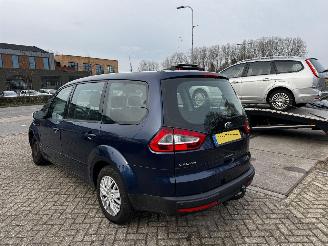 Ford Galaxy 2.0-16V Trend picture 9
