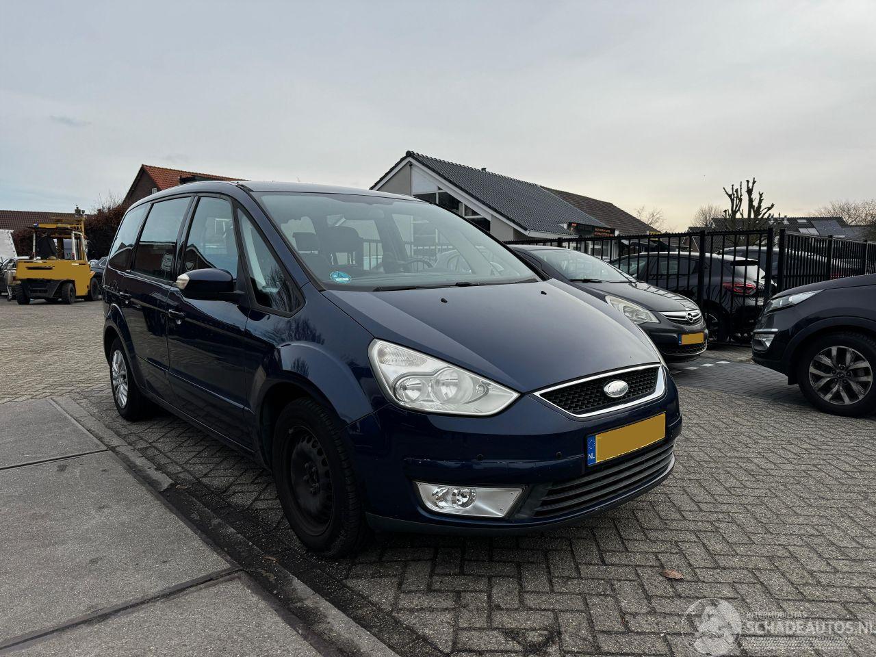 Ford Galaxy 2.0-16V Trend