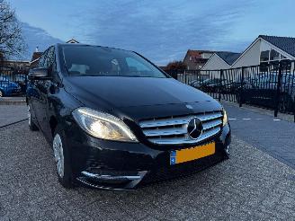 Schadeauto Mercedes B-klasse 180 Ambition | 55.872 KM !! 1e eigenaar! 2014/3