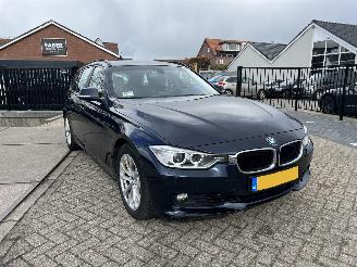 skadebil auto BMW 3-serie Touring -  320i High Executive 2013/10