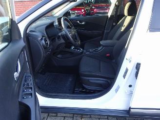 Hyundai Kona Prime 1.6i Hybride Automaat, Head-up, Navigatie, DAB+, Adaptive cruise picture 9