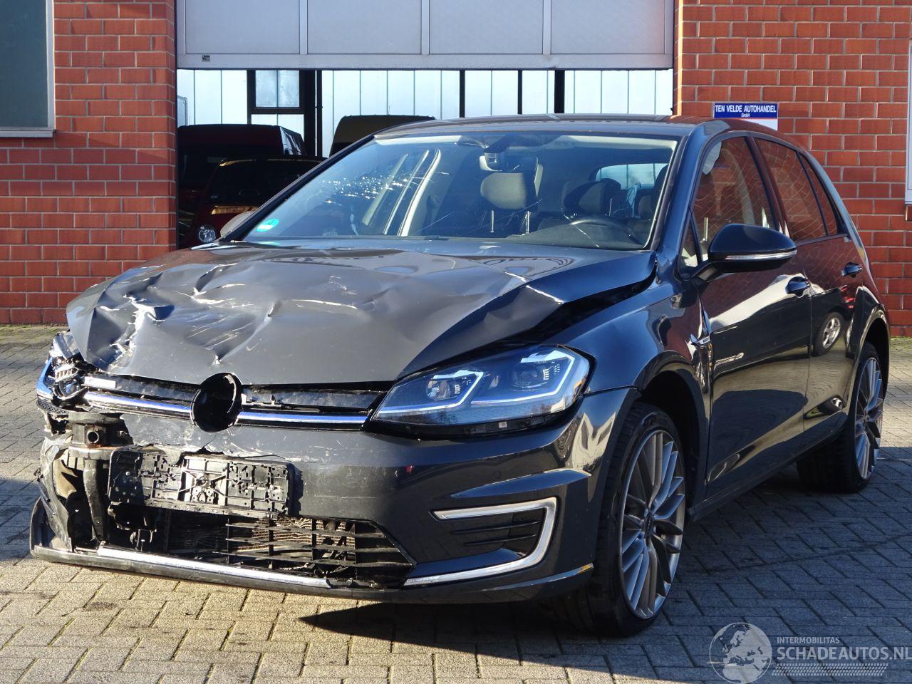 Volkswagen e-Golf Comfortline 100kw Elektro, Navi-MMS, DiGi, Climate control