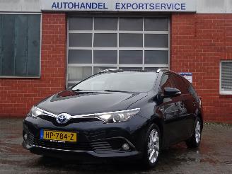 damaged passenger cars Toyota Auris Touring Sports Auris Touring Sports 1.8 Hybrid Cool, Panorama 2015/12