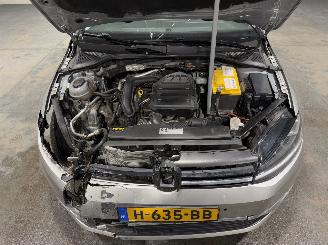 Volkswagen Golf 1.0TSI 63kW Navi Airco Trendline picture 24