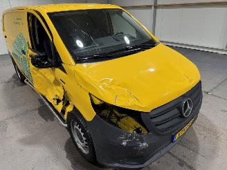 Mercedes eVito 66kWh 85kW Automaat Camera picture 19