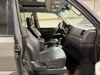 Mitsubishi Pajero 3.2 DI-D 147kW Automaat Leder 4X4 Instyle Side Window Van picture 17