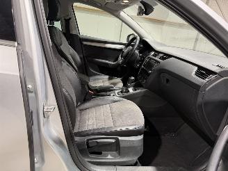 Skoda Octavia 1.6TDI 81kW Automaat Panoramadak picture 40