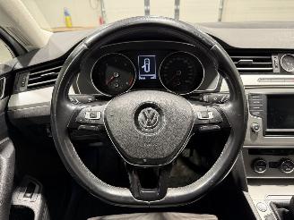 Volkswagen Passat 1.6TDI 88kW Clima Connected Series picture 14
