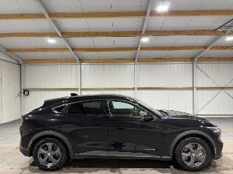 uszkodzony samochody osobowe Ford Mustang 75kWh RWD 190kW 2021/7