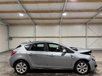 damaged passenger cars Opel Astra 1.4Turbo 103kW Edition 2011/9