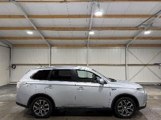 skadebil auto Mitsubishi Outlander 2.0 89kW PHEV LPG Executive Edition X-Line 2015/1