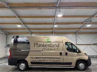 krockskadad bil bedrijf Peugeot Boxer 2.2BlueHDI 103kW L3H2 Premium 2020/11