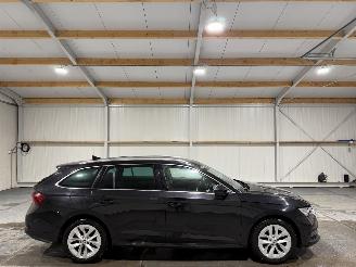 krockskadad bil auto Skoda Octavia 1.0TSI 81kW Business Edition Plus 2023/10