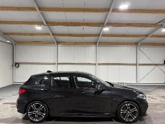 Auto incidentate BMW 1-serie 118i 100kW Automaat Business Edition Plus 2022/10