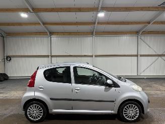 krockskadad bil auto Peugeot 107 1.0-12V 50kW Airco XS 2007/10