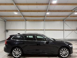 krockskadad bil auto Volvo V-60 2.0T5 184kW Automaat Momentum 2019/4