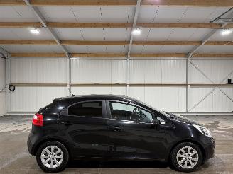 krockskadad bil auto Kia Rio 1.2CVVT 63kW Plus Pack 2012/4