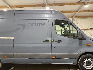 Mercedes eSprinter 55kWh L2-H2 Automaat picture 15