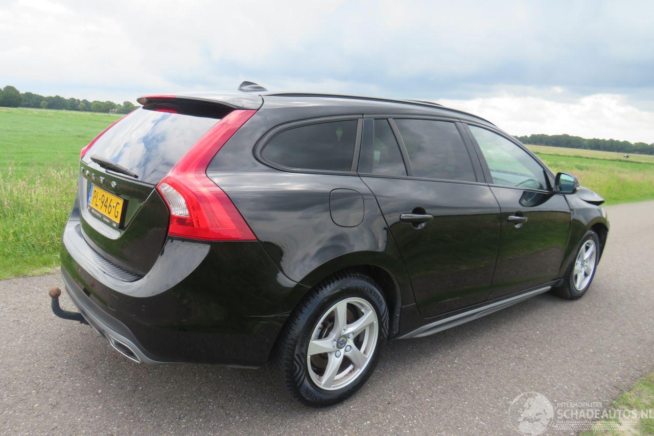 Volvo V-60 2.0 D 120 pk  Pular+ Dynamic  Euro 6 schuifdak Leer  Camera Navigatie  2017