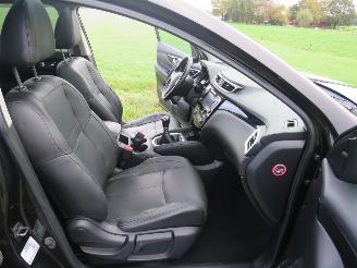 Nissan Qashqai 1.6 163pk Tekna SUV 160.000km nap Camera  leer Panoramadak  Stoelverwarming 2015 picture 4