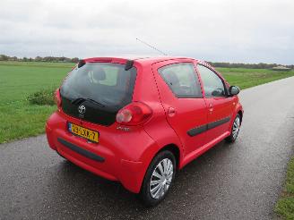 Toyota Aygo 1.0 12v + 5drs Airco 2008-11 picture 2