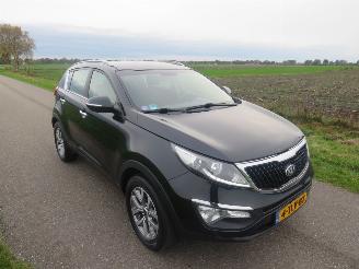 skadebil auto Kia Sportage 1.6 GDi  135pk Di Businesline 142.000km Suv   2014 Camra leer [ vol optie 2014/6