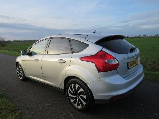 uszkodzony samochody osobowe Ford Focus 1.0 101 pk Eco Boost  5drs Navigatie Airco  2013 2013/8