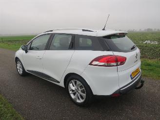 skadebil auto Renault Clio 0.9 TCe Zen 2019  Navigatie Airco   [ parkeerschade Bumper 2019/10