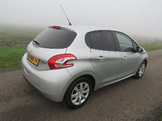 skadebil auto Peugeot 208 1.2 VTI 82PK  126.000km Nap 5Drs Airco  2013 2013/3