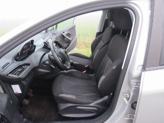 Peugeot 208 1.2 VTI 82PK  126.000km Nap 5Drs Airco  2013 picture 20