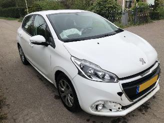 skadebil auto Peugeot 208 208 1.5 BlueHDi Blue Lease Active 2019/6