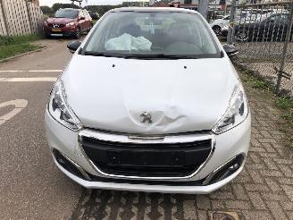 Peugeot 208 208 1.2 PureTech Blue Lion picture 3