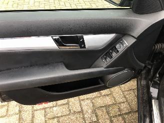 Mercedes C-klasse Estate 180 CDI BlueEFFICIENCY Business Class Avantgarde picture 16