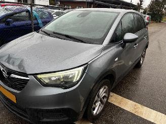 damaged passenger cars Opel Crossland 1.2 innovation 2018/10