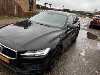 Volvo V-60 2.0 d3 momentum picture 2