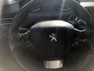 Peugeot 308 308 SW 1.6 BlueHDI Access picture 15