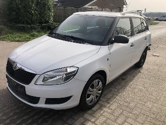 krockskadad bil auto Skoda Fabia fabia 1.2 44 kw 2014/4