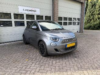 krockskadad bil auto Fiat 500 Icon 42 kWh Navi Cruise Clima NAP ! 2020/12