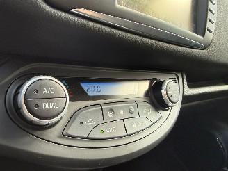 Toyota Yaris 1.5 Hybrid Bi-Tone Navi Clima Cruise picture 14