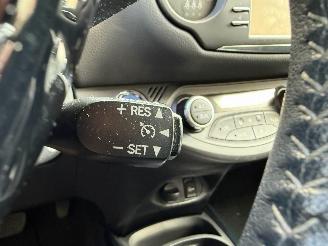 Toyota Yaris 1.5 Hybrid Bi-Tone Navi Clima Cruise picture 10