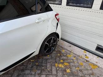 Toyota Yaris 1.5 Hybrid Bi-Tone Navi Clima Cruise picture 22