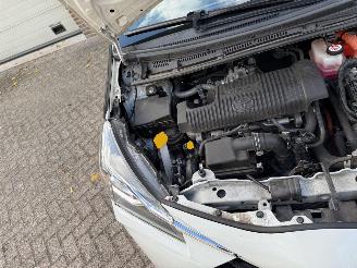 Toyota Yaris 1.5 Hybrid Bi-Tone Navi Clima Cruise picture 15