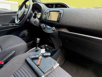 Toyota Yaris 1.5 Hybrid Bi-Tone Navi Clima Cruise picture 5