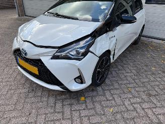 Toyota Yaris 1.5 Hybrid Bi-Tone Navi Clima Cruise picture 18
